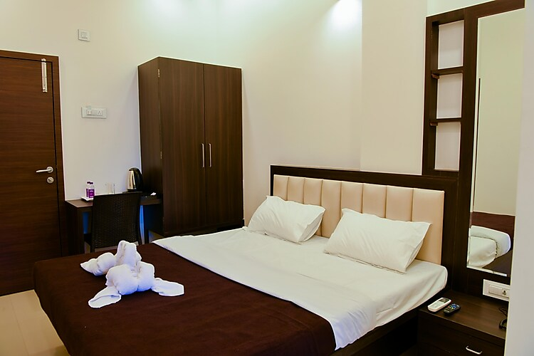 Malvans Aishwarya | Deluxe Room